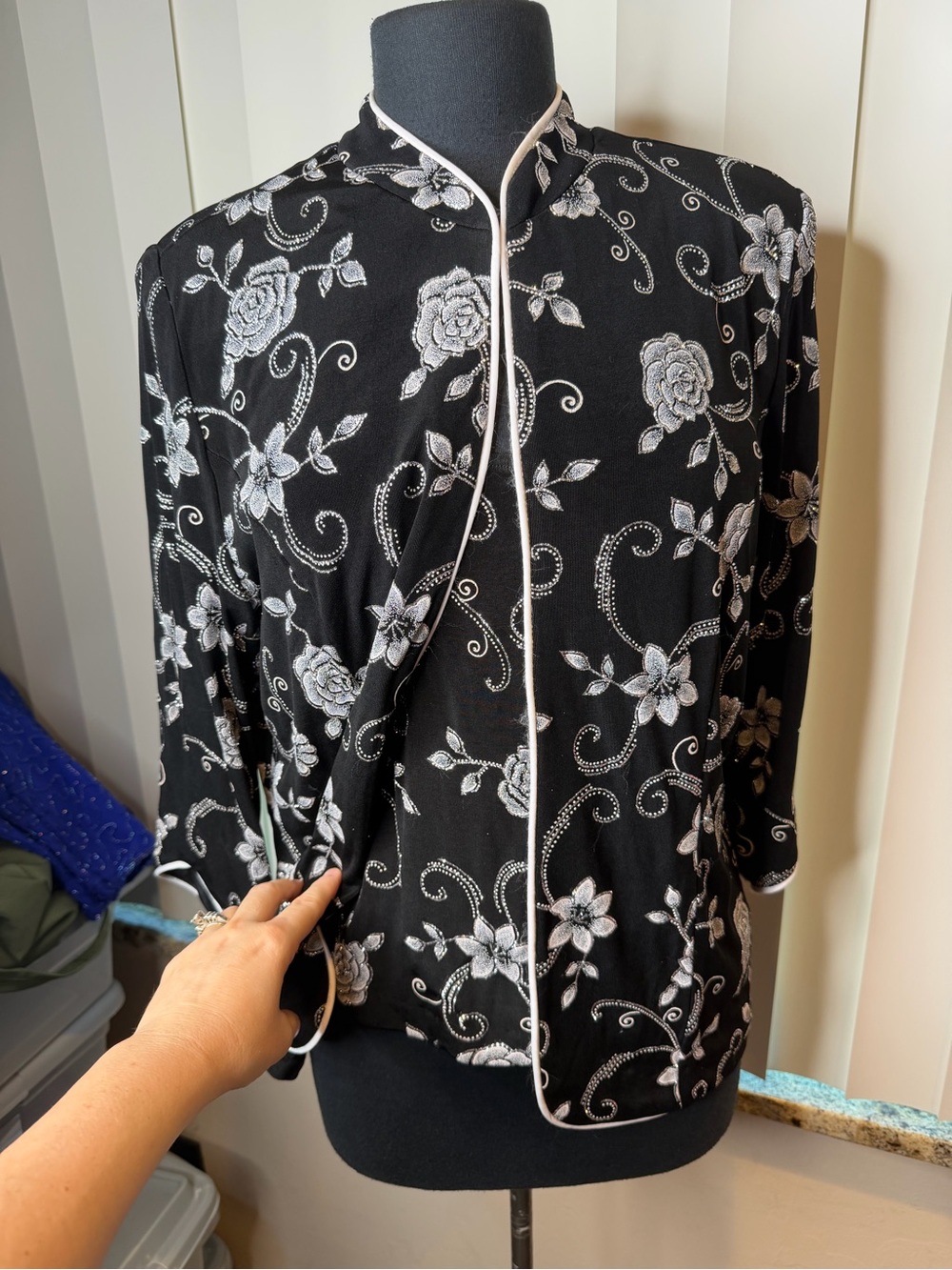 Xscape Black Silver Metallic Floral Embroidered Blouse Jacket 2 Piece SZ Large